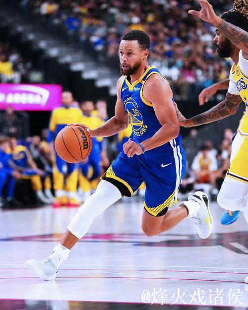 库里低迷仅12分,加兰爆发27分,骑士大胜勇士豪取10连胜 库里低迷仅12分,加兰爆发27分,骑士大胜勇士豪取10连胜