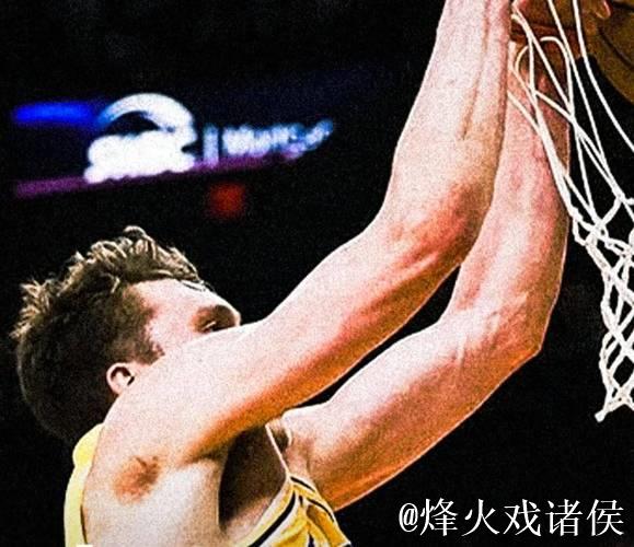 詹姆斯三双助阵克内克特20+8 湖人狂胜马刺终结3连败